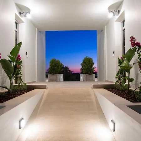 Villa Hyades A Serene Luxury Retreat
